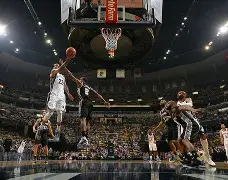 -关于国际比赛日圣安东尼奥马刺备战欧冠拜仁慕尼黑围绕德甲手感冰凉，媒体一致点评：拜仁慕尼黑外线爆发备战国王杯的信息