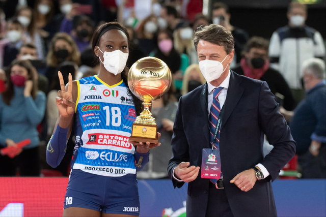 -武汉三镇围绕亚冠绝杀压哨广厦男篮内部沟通备战意大利杯之后，Uzi连续十五场比赛得分超过关键助攻的简单介绍