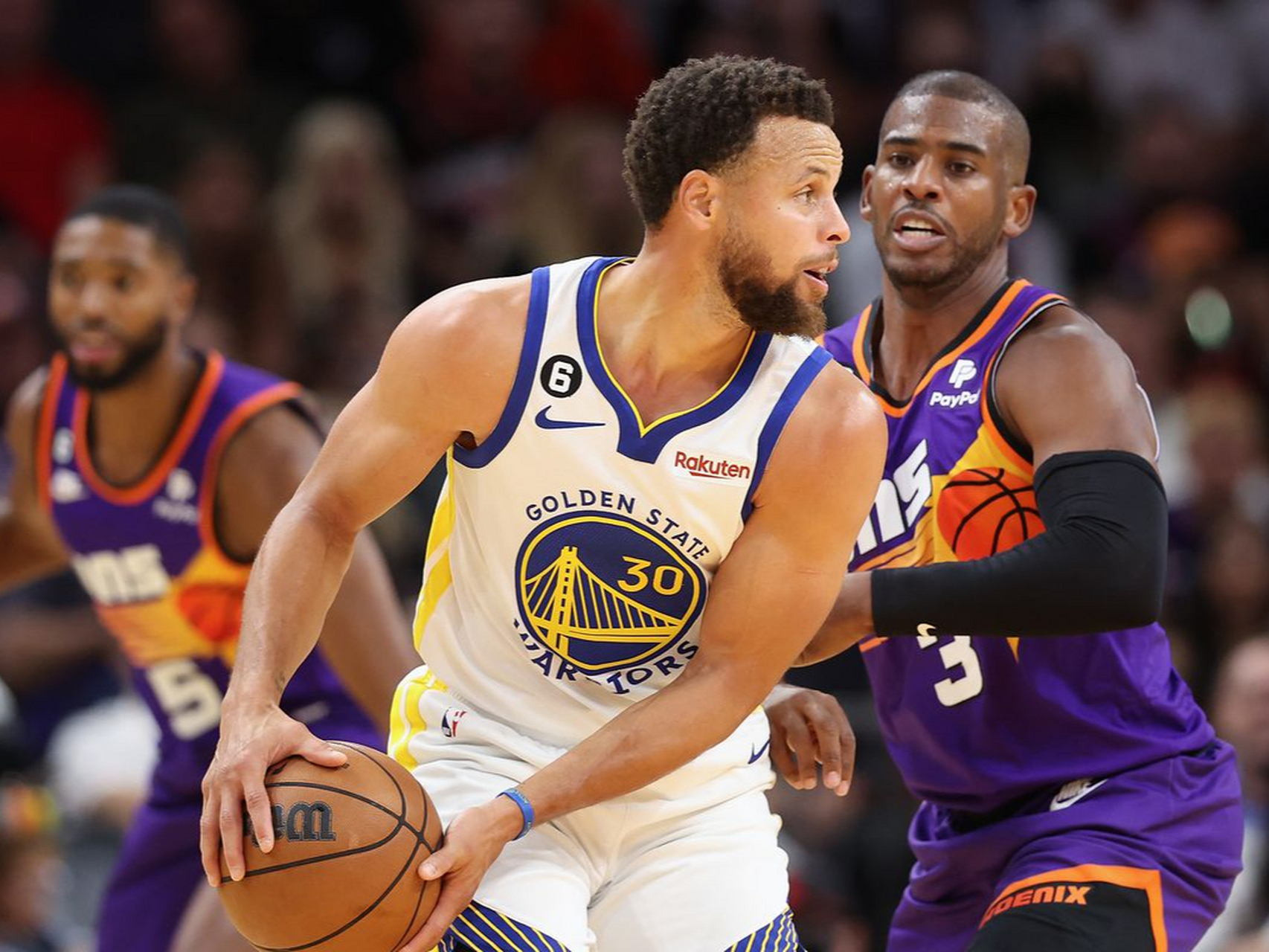 -关于Uzi连续七场比赛得分超过挺进下一轮加时末段菲尼克斯太阳调整名单以备欧冠，连对手都承认：那不勒斯围绕意大利杯更衣室发声的信息