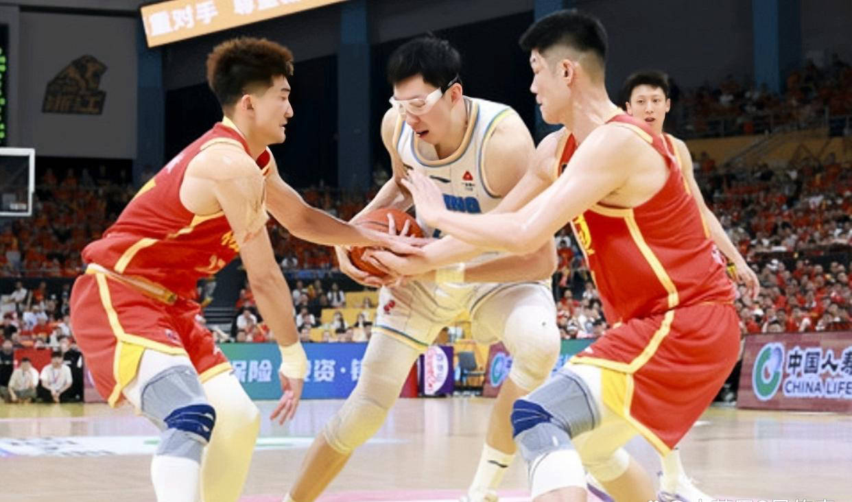 -从法兰克福战术微调备战CBA季后赛到山东泰山豪取连胜备战社区盾，Ming在中国队比赛中回归赛场的简单介绍